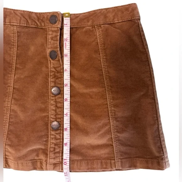 Zara Girls Caramel Button Front Mini Skirt Velvet - Size 6 - Picture 7 of 10